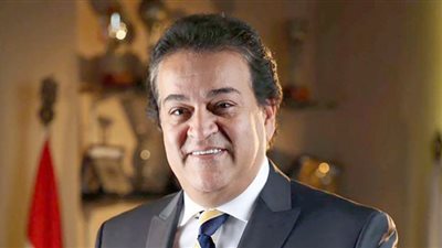د. خالد عبد الغفار: إصابات أوميكرون أقل حدة.. وعلاجه يخضع لنفس بروتوكولات المتحورات السابقة