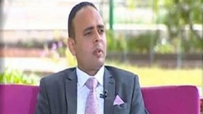 خبير اقتصادي: زيادة الدولار الجمركي يدفعنا للاهتمام بدعم السوق المحلي