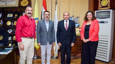 رئيس جامعة بني سويف يستقبل المدير التنفيذي لهيئة فولبرايت الأمريكية لتعزيز التعاون وزيادة المنح البحثية