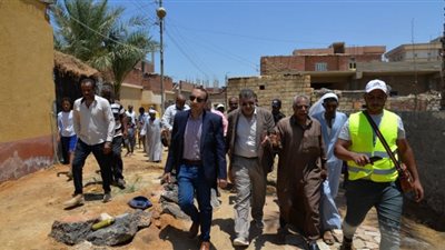 نائب محافظ الإسماعيلية يتفقد المجاورة ١٤ بقرية فنارة