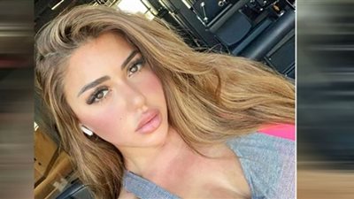 سارة سلامة تستعرض رشاقة قوامها بالملابس الرياضية