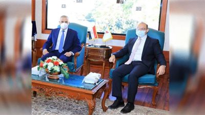 محافظ سوهاج يستقبل رئيس البورصة المصرية