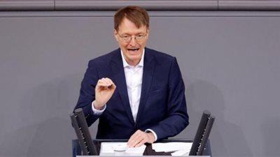 وزير الصحة الألماني يحذر من مواجهة أسابيع صعبة بسبب أوميكرون