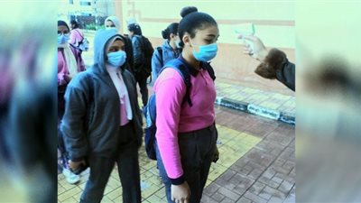 مدير تعليم الإسكندرية يتفقد امتحانات صفوف النقل