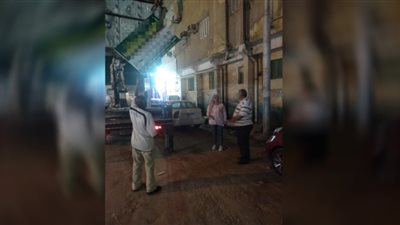 إزالة الإعلانات غير المرخصة والمخالفة بحي شرق المنصورة