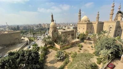 صور.. تطوير حديقة ميدان الرميلة بمسجد الرفاعي