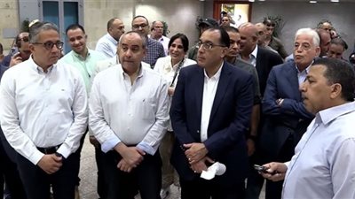 رئيس الوزراء يتفقد أعمال تطوير مدخل شرم من المطار