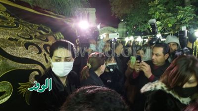 الفنانة وفاء عامر تشارك في عزاء الإعلامي وائل الإبراشي