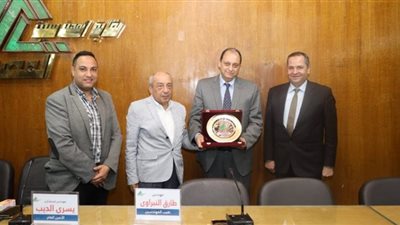 النبراوي يُكرِّم أفضل مهندس في منطقة الشرق الأوسط وشمال أفريقيا لعام 2021