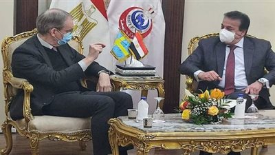 وزير التعليم العالي يستقبل السفير السويدي لتعزيز سبل التعاون في القطاع الصحي