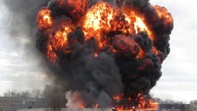 انفجار في 3 صهاريج نقل محروقات في الإمارات