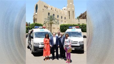 سيارتى إسعاف من 