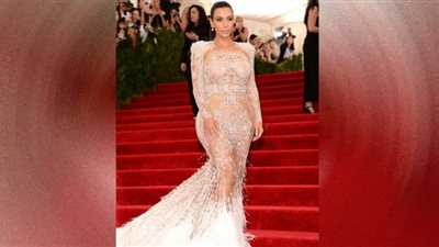 كيم كارداشيان : مستعدة لتناول الفضلات البشرية للحفاظ على جمالي