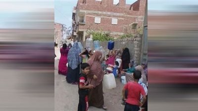 لليوم الثامن على التوالي .. استمرار انقطاع مياه الشرب عن قرية ميت النحال بالدقهلية
