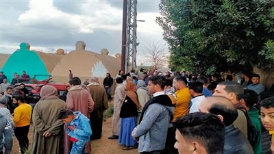 عزبة التفتيش بالمنوفية تشيع جنازة الضحية الاخبرة بحادث معدية المناشي