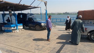 رئيس مركز ملوى بالمنيا يتابع المعديات والتأكد من صلاحيتها المراسي