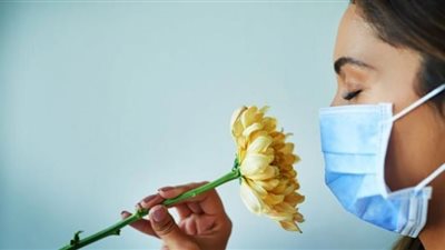 هؤلاء يفقدون الشم والتذوق بعد كورونا لمدة طويلة.. طبيب يكشف السر
