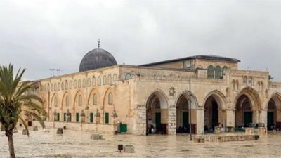 مستوطنون يقتحمون المسجد الأقصى تحت حراسة قوات الاحتلال