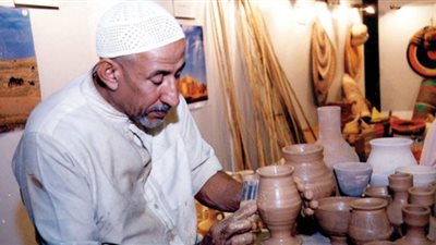 بعد إشادة واهتمام السيسي.. خطوات جديدة لتطوير صناعة الفخار