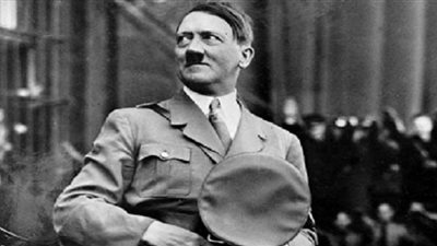 رسائل طبيب هتلر تظهر كيف عانى الدكتاتور سنوات من مشاكل صوتية