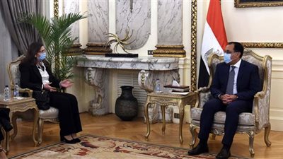 رئيس الوزراء يشيد بالتعاون بين مصر و
