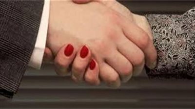 هل ينتقض الوضوء بلمس المرأة.. الإفتاء توضح
