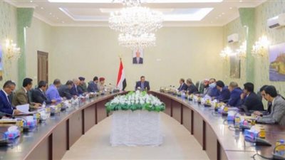 الحكومة اليمنية تدعو لمضاعفة الضغط على الحوثيين للوفاء بالتزاماتهم بموجب الهدنة