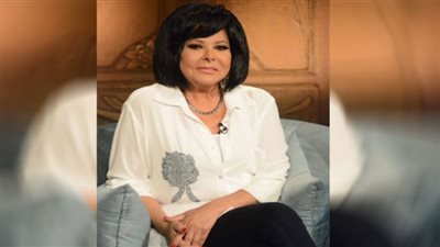 بعباءة خليجية.. إسعاد يونس تستعرض أناقتها في 