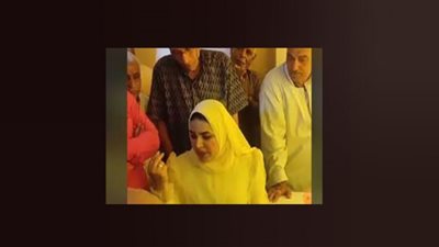 (فيديو) محمد الباز: عروس كفر الدوار 