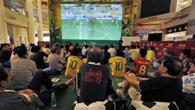 رغم الطقس البارد.. حضور كثيف لمتابعة مباراة المنتخب على المقاهي بالفيوم