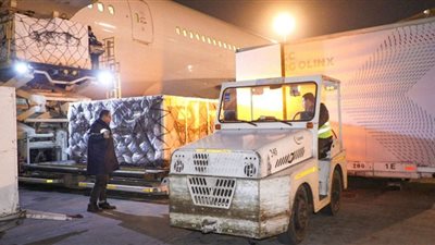 الصحة تستقبل 667 ألف جرعة من لقاح «استرازنيكا» بمطار القاهرة الدولي
