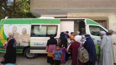 الكشف على ١٠٢٣ حالة خلال قافلة طبية مجانية بحاجر الدهسة بقنا