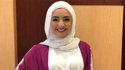 هلا رشدى تُغادر المستشفى بعد خضوعها لعملية جراجية في الظهر