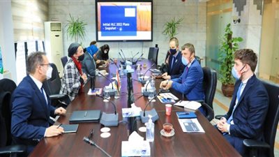 وزيرة البيئة تبحث مع بطل العمل المناخي البريطاني آليات العمل المشترك