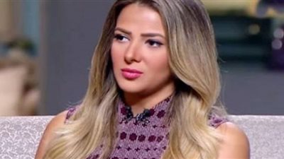 بشعر مبلل ورسومات الوجه.. دنيا سمير غانم تتألق من جديد