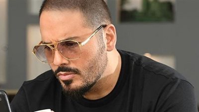 إليسا تقدم التعازي لرامي عياش في وفاة والده