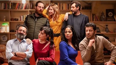 (فيديو) منى زكي متهمة بنشر الإباحية بسبب هذا المشهد| قصة وأحداث فيلم أصحاب ولا أعز المثير للجدل