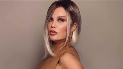 نيكول سابا تبدأ الموسم الصيفي بـ سمك القرش (فيديو)