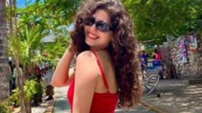 بعباية خليجية جذابة إطلالة مايان السيد تميل الاحتشام