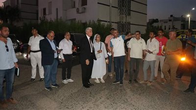 محافظ جنوب سيناء يتفقد أعمال رفع كفاءة العمارات السكنية بمنطقة حي النور بشرم الشيخ