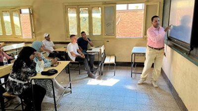 ختام فعاليات قوافل المراجعات التعليمية المجانية لطلاب الثانوية العامة بنجع حمادي