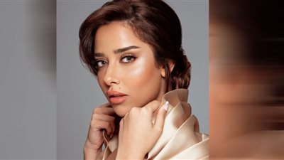 من توقيع versace| بلقيس فتحي تبهر جمهورها بإطلالتها الأولى في أحدث حفلاتها