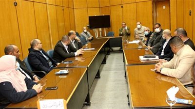 نائب رئيس جامعة أسيوط يعقد لقاءاً مع وفد وزارة التعليم العالي لاستعراض منظومة التحول الرقمي وبحث التعاون لتطبيق مشاريع تكنولوجيا المعلومات