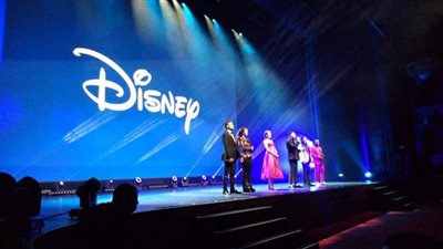 أميرات ديزني وDCappella في حفل إطلاق disney+ بأوبرا دبي