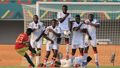 جامبيا تواصل المفاجآت وتطيح بـ غينيا من كأس أمم أفريقيا