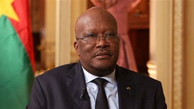 عسكريون في بوركينا فاسو يعلنون عبر التلفزيون الرسمي استيلاءهم على السلطة