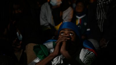 مصرع 6 أشخاص في حادث تدافع كارثي قبل مباراة الكاميرون وجزر القمر