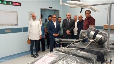 رئيس جامعة القناة يشيد بجميع العاملين بالمنظومة الصحية بالمستشفيات الجامعية