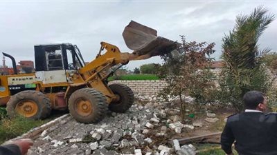 إزالة ٦٥ حالة بمساحة ١١ ألف متر مباني بالشرقية