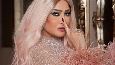 غادة عبد الرازق تواصل إثارة الجدل.. 